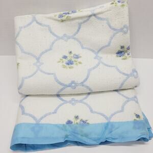 Vintage Twin Sized Floral Satin Trim Fleece Blanket Blue Rose Moroccan Printed